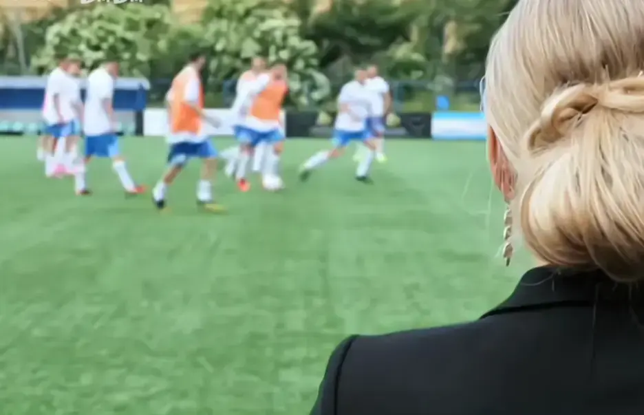 法国电影《Footballers'Moms》高清完整版免费在线观看-足球队的女老板们全集资源