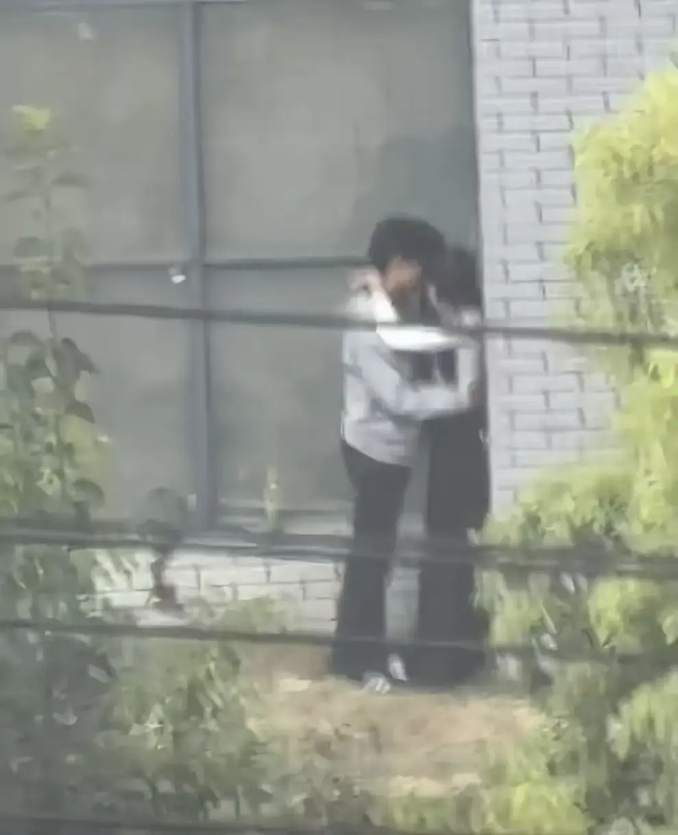 《蚌埠职教园情侣野外视频》完整版HD高清画面在线观看-蚌埠职教园情侣野外视频-免费看全集无广告播放