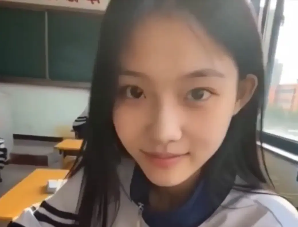 我的十八岁女友无删减版在线播放_4K蓝光画质高甜治愈AI短剧_免费观看极速加载追完又想谈恋爱